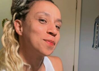 Thalita Carauta caracterizada como Leidi de Mania de Você