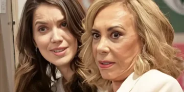 Nathalia Dill (Vênus) e Arlete Salles (Frida) em Família é Tudo (Foto: Reprodução/TV Globo)