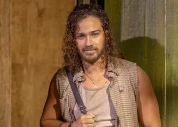 André Luiz Frambach caracterizado como Elias Crisóstomo