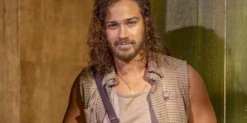 André Luiz Frambach caracterizado como Elias Crisóstomo