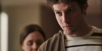 Mavi se vinga de Molina após humilhação, invade a conta bancária do milionário e rouba todo seu dinheiro