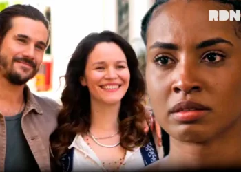 Rudá abraçado com Filipa, e Viola arrasada em Mania de Você.