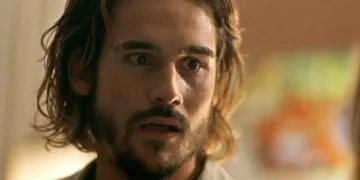 Rudá com cara de espanto em cena da novela Mania de Você.