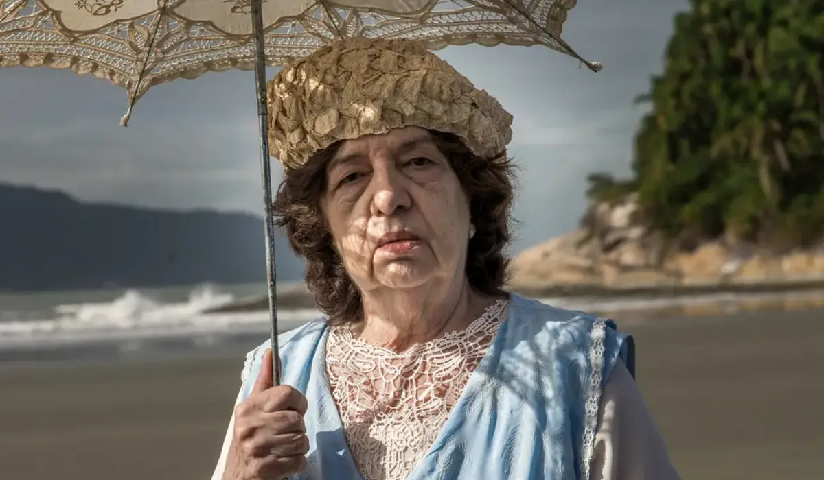  Walderez de Barros interpretou Dona Marlene no remake de Éramos Seis (Foto: Globo/Raquel Cunha)