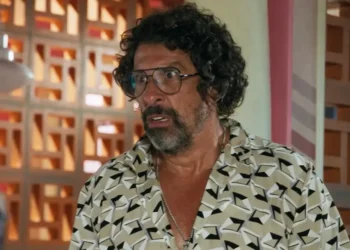 Osmar (Milhem Cortaz) assustado