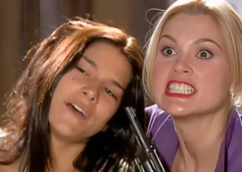 Serena (Priscila Fantin) e Cristina (Flávia Alessandra) em Alma Gêmea (Foto: Reprodução/TV Globo)