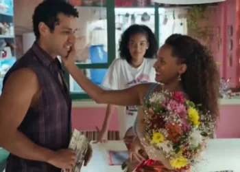 Madá pensa que Chico lhe mandou flores