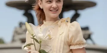 Debora Ozório caracterizada como Celeste