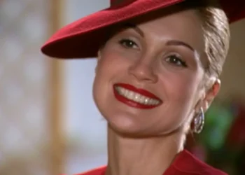 Cristina sorrindo