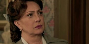 Eliane Giardini interpretou Anastácia em Eta Mundo Bom (Foto: Reprodução/TV Globo)