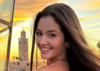 Julia Helen estará em Garota do Momento