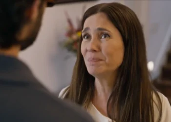 Adriana Esteves (Mércia) em Mania de Você (Foto: Reprodução/TV Globo)
