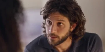 Mavi (Chay Suede) em Mania de Você (Foto: Reprodução/TV Globo)