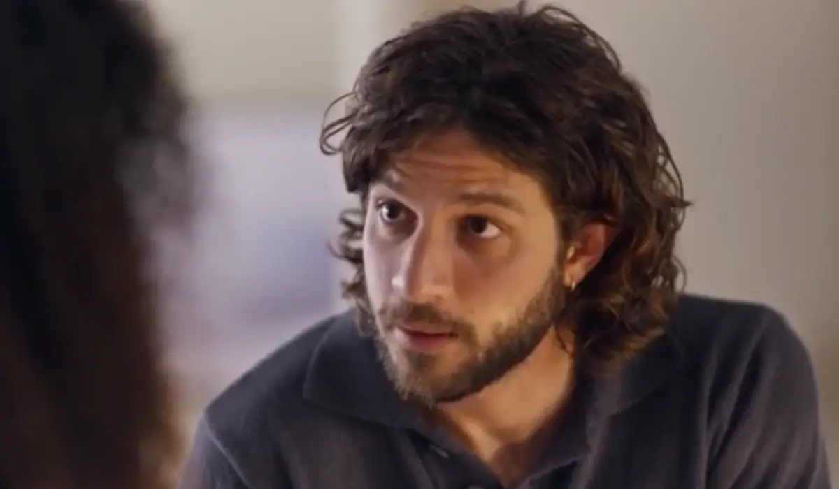 Mavi (Chay Suede) em Mania de Você (Foto: Reprodução/TV Globo)