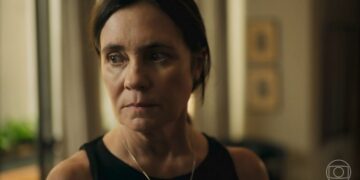 Mércia (Adriana Esteves) em Mania de Você (Foto: Reprodução/TV Globo)