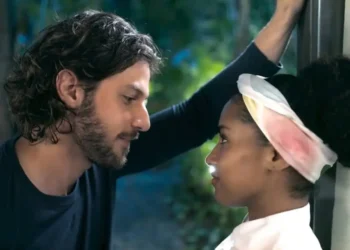 Mavi pede Viola em casamento