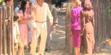 Rafael se levanta da cama, e Cristina descobre que ele viu e ouviu tudo o que ela fez enquanto esteve imóvel: “me torturou”