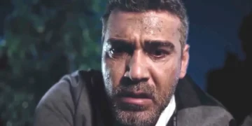 Sarp ao se deparar com as sepulturas de Bahar, Nisan e Doruk vazias, em Força de Mulher.