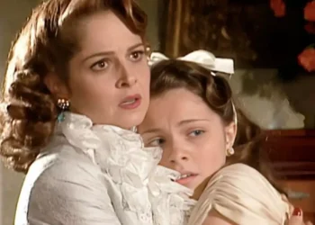 Drica Moraes (Olívia) e Cecília Dassi (Mirella) em Alma Gêmea (Foto: Reprodução/TV Globo)