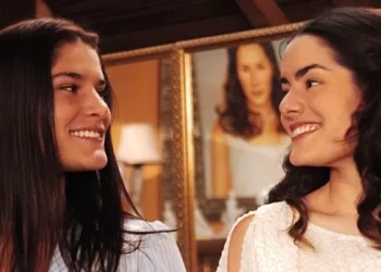 Priscila Fantin (Serena) e Liliana Castro (Luna) em Alma Gêmea (Foto: Márcio de Souza/TV Globo)