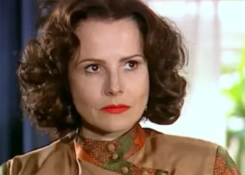 Bia Seidl interpretou Vera em Alma Gêmea (Foto: Reprodução/TV Globo)