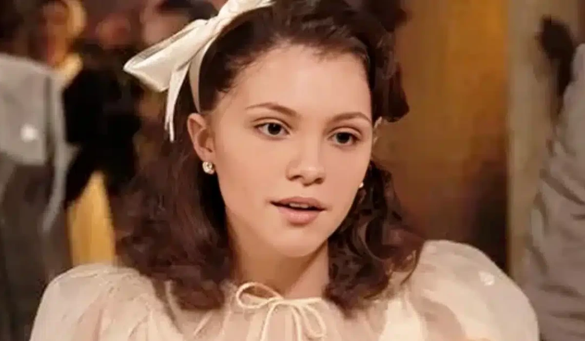 Cecília Dassi (Mirella) em Alma Gêmea (Foto: Reprodução/TV Globo)