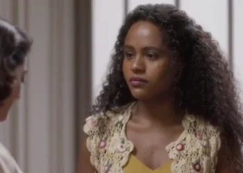 Beatriz (Duda Santos) em Garota do Momento (Foto: Reprodução/TV Globo)