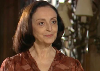 Débora (Ana Lúcia Torre) em Alma Gêmea (Foto: Reprodução/TV Globo)