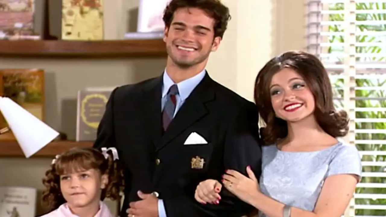 Felipe e Mirella surgem casados 