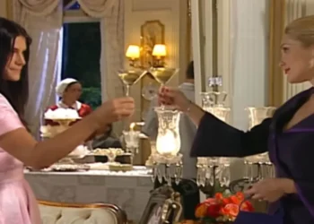 Cristina e Serena brindam