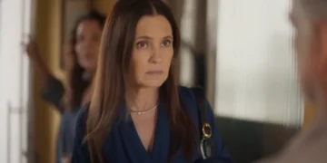 Adriana Esteves (Mércia) em cena de Mania de Você (Foto: Reprodução/TV Globo)