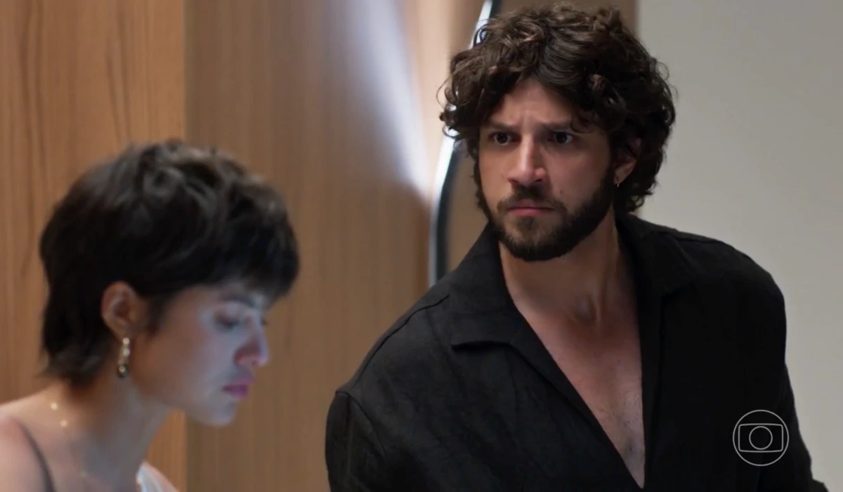 Chay Suede (Mavi) em Mania de Você (Foto: Reprodução/TV Globo)