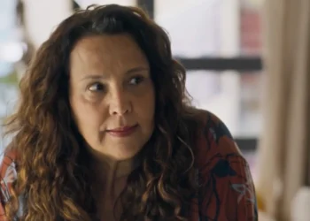 Moema (Ana Beatriz Nogueira) em Mania de Você (Foto: Reprodução/TV Globo)
