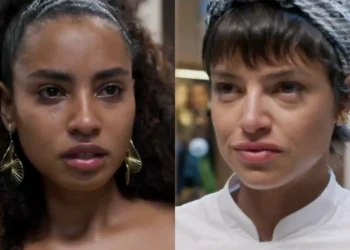 Viola (Gabz) e Luma (Agatha Moreira) na virada de Mania de Você (Foto: Reprodução/TV Globo)