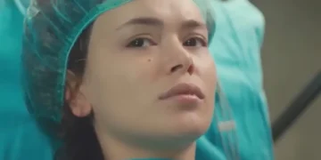 Sirin no hospital em cena de Força de Mulher.