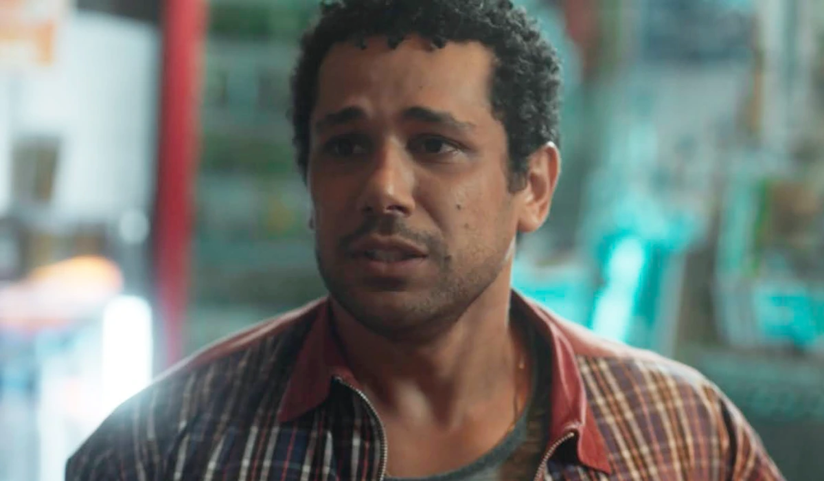 Chico (Amaury Lorenzo) em Volta por Cima (Foto: Reprodução/TV Globo)