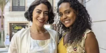 Clarice (Carol Castro) e Beatriz (Duda Santos) em Garota do Momento (Foto: Divulgação/TV Globo)
