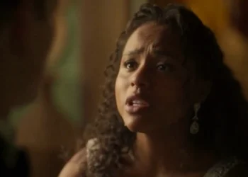 Beatriz (Duda Santos) em Garota do Momento (Foto: Reprodução/TV Globo)