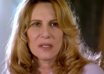 Nazaré Tedesco (Renata Sorrah) em Senhora do Destino (Foto: Reprodução/TV Globo)