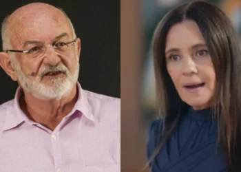 O autor Silvio de Abreu e Adriana Esteves (Mércia) em Mania de Você (Foto: João Cotta/Reprodução/TV Globo)