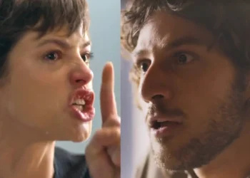 Luma (à esquerda) com o dedo levantado; Mavi a observa, em Mania de Você.