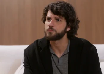 Chay Suede (Mavi) em Mania de Você (Foto: Reprodução/TV Globo)