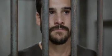 Nicolas Prattes (Rudá) em cena de Mania de Você (Foto: Reprodução/TV Globo)
