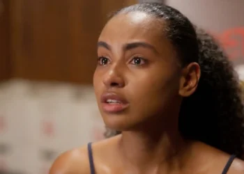 Gabz (Viola) em Mania de Você (Foto: Reprodução/TV Globo)