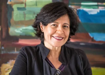 A autora Thelma Guedes