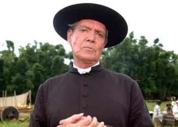 John Herbert interpretou o Vigário em Cabocla (Foto: Gianne Carvalho/TV Globo)