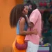 Jão e Madalena se beijam
