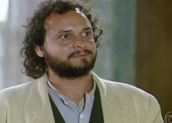 Claudio Galvan como Chico da Venda em Cabocla (Foto: Reprodução/TV Globo)