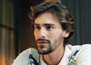 Cristiano (Bruno Montaleone) em Mania de Você (Foto: Reprodução/TV Globo)