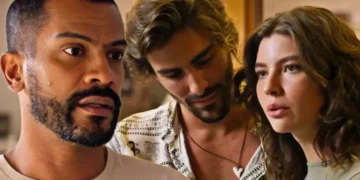 Cristiano (à esquerda) observando Michele e Cristiano juntos (à direita) em Mania de Você.